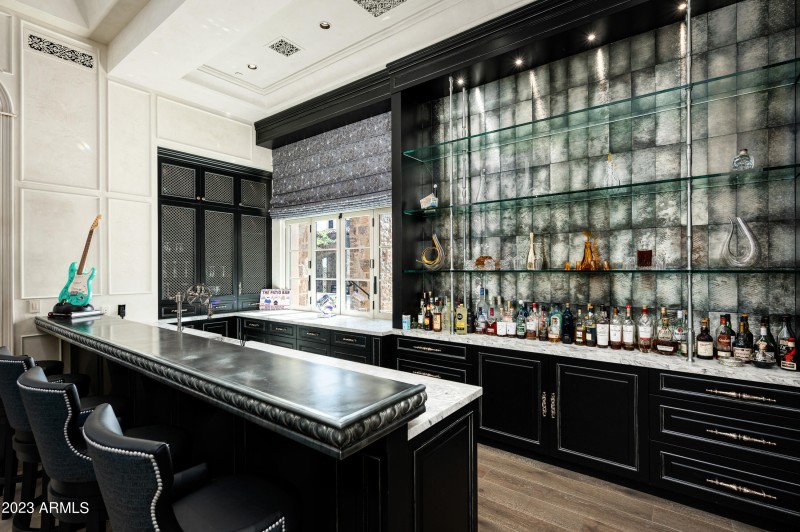 Distinct Bar