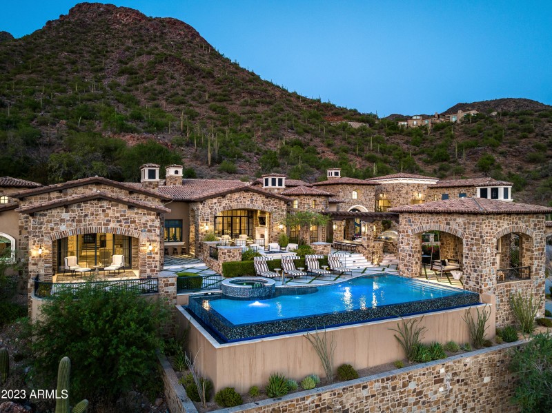 Infinity Pool and Spa