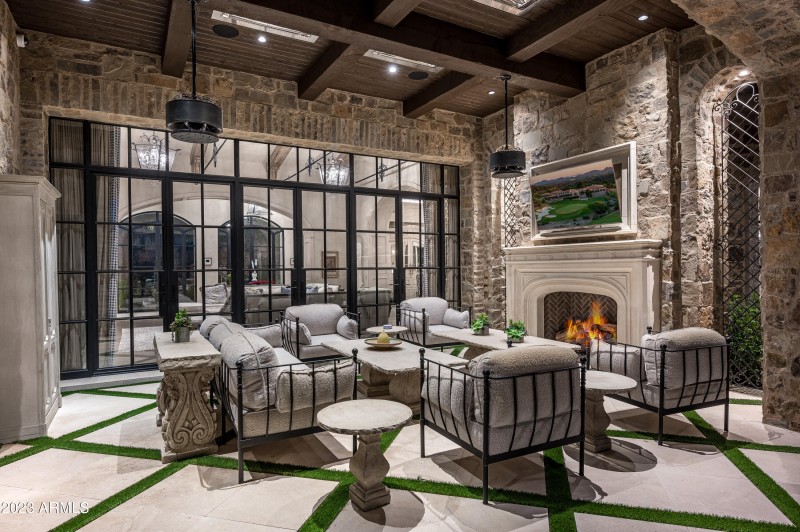 Seamless Indoor and Outdoor Living