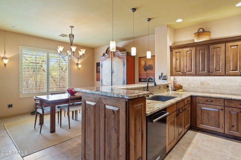 Kitchen/Dining