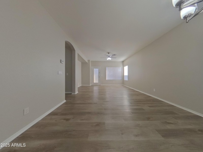 5_pc_tlox1ho6Hz_cxWI05NW86_other_room_Mq