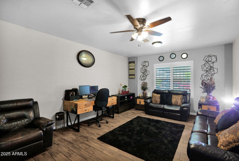 11-web-or-mls-P1279505