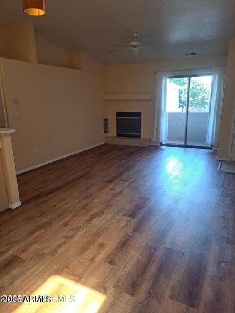 222 Living Area w Fireplace