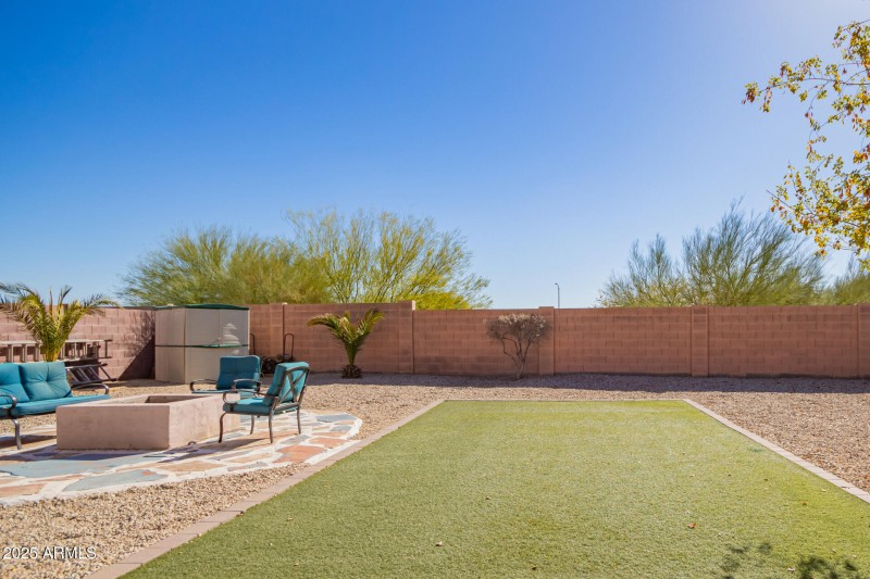 Fire pit & Turf