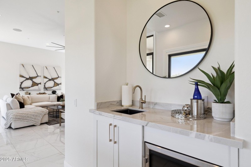 15-web-or-mls-7832-e-parkview-ln