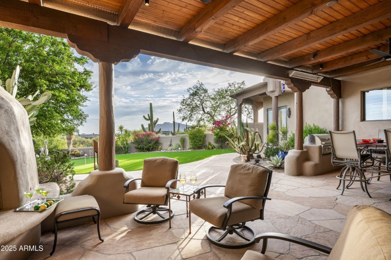 Relaxing Outdoor Entertaining