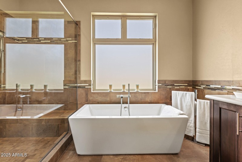 soaking tub