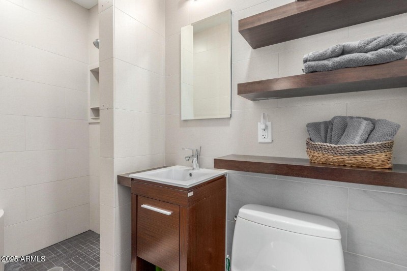 bathroom 4th 2