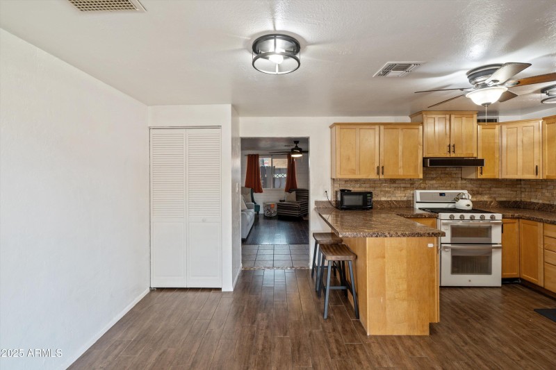 14-Kitchen