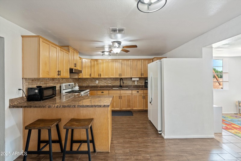 10-Kitchen