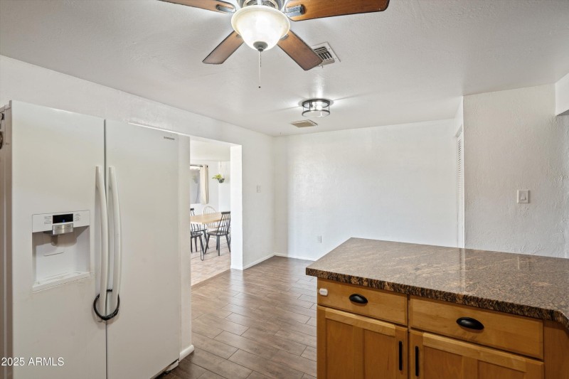 12-Kitchen
