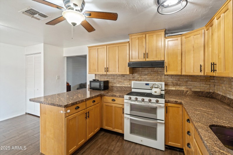 13-Kitchen
