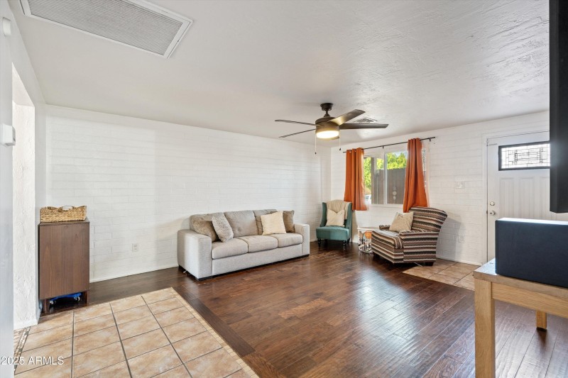 08-Living Room