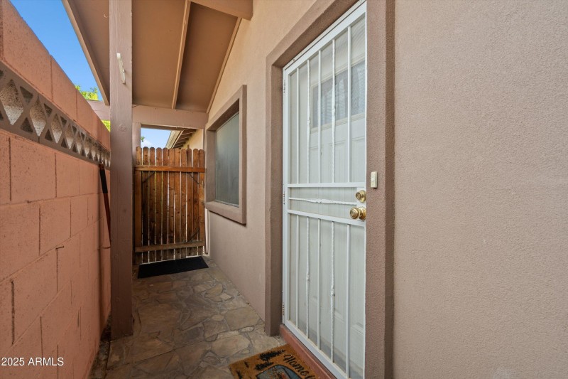 05-Entry Walkway