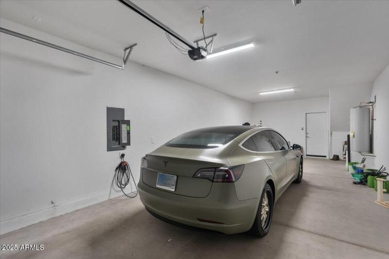 24-Garage