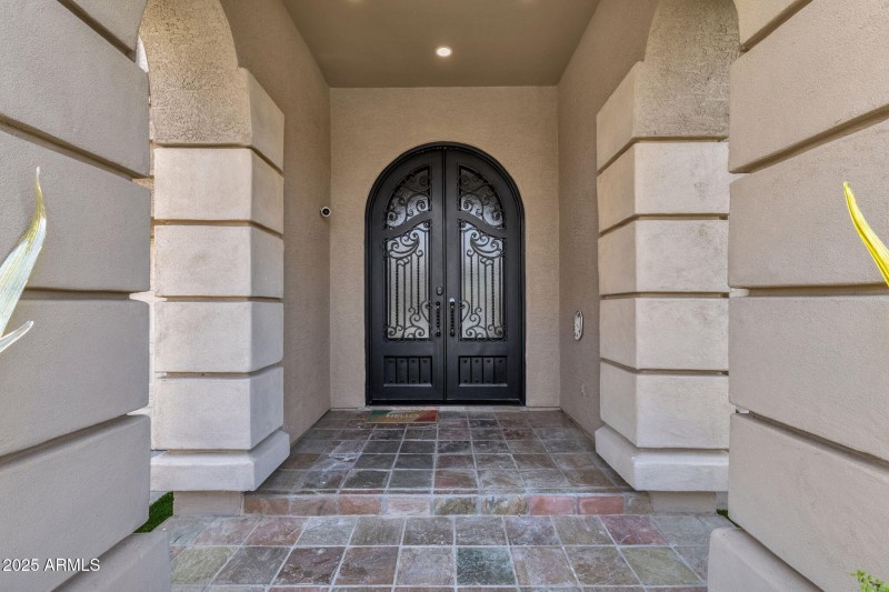 5-web-or-mls-4537-e-blue-sky-dr