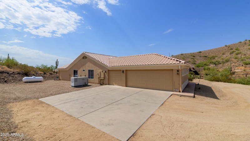 3 Car Garage