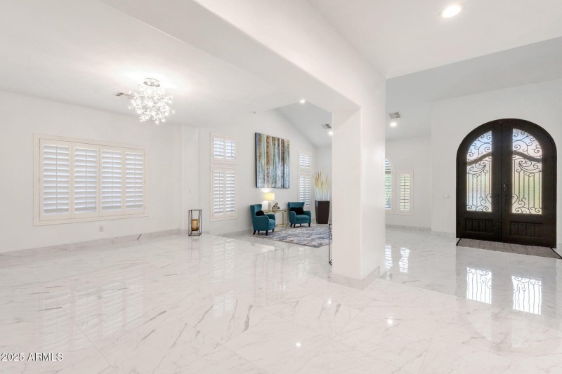 13-web-or-mls-4537-e-blue-sky-dr