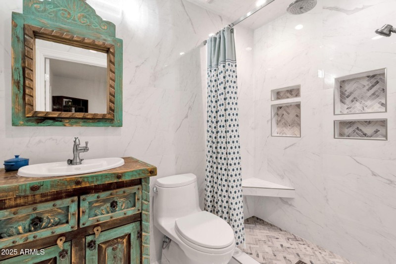 31-web-or-mls-4537-e-blue-sky-dr