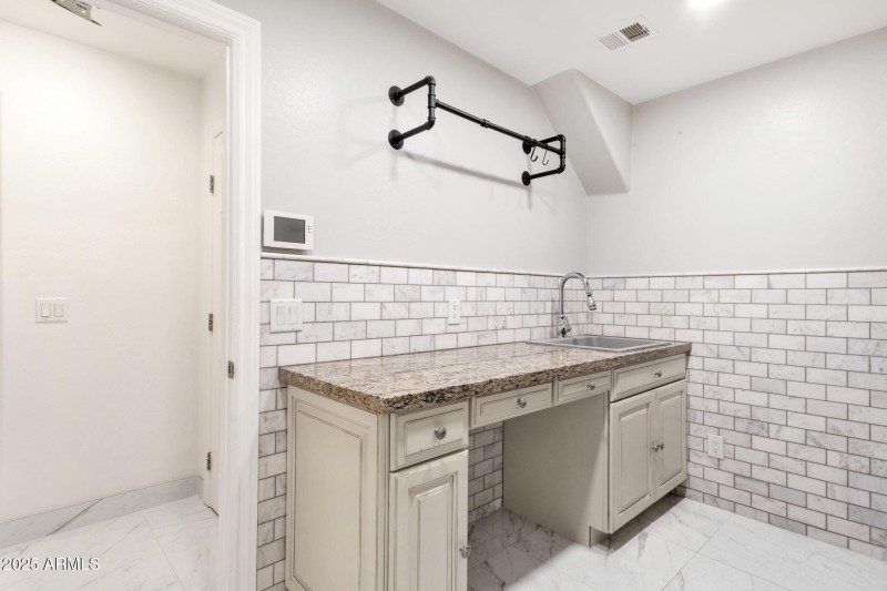 33-web-or-mls-4537-e-blue-sky-dr