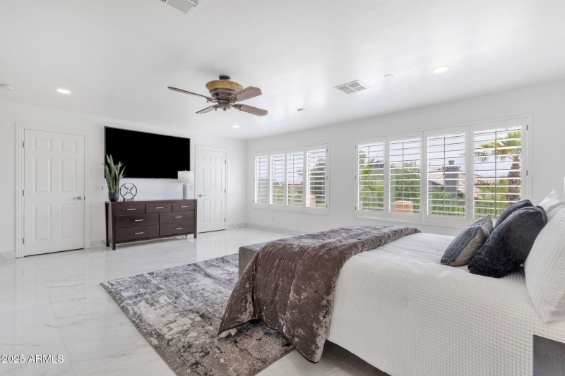 47-web-or-mls-4537-e-blue-sky-dr