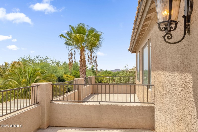 63-web-or-mls-4537-e-blue-sky-dr