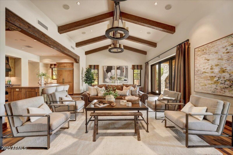 22-Luxury Living