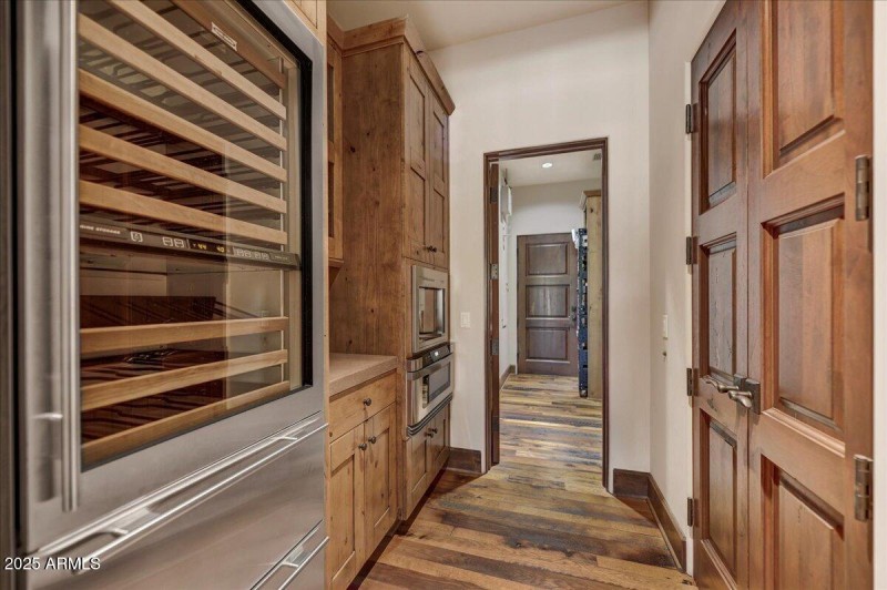 28-Butlers Pantry