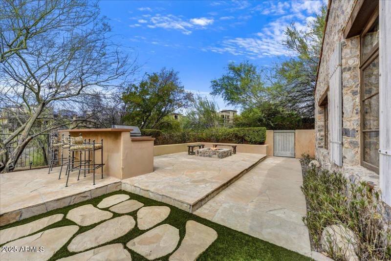 47-Patio Dining