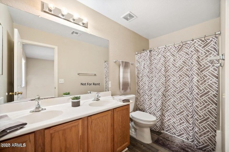 Owners Bath