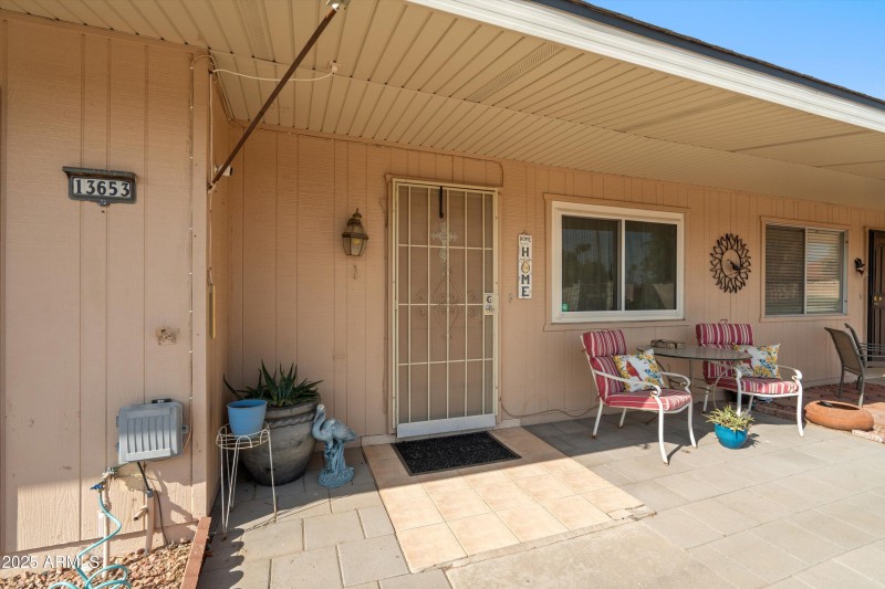 03-Entry Walkway