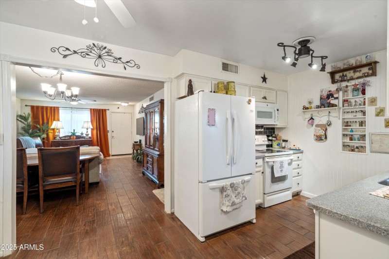 13-Kitchen