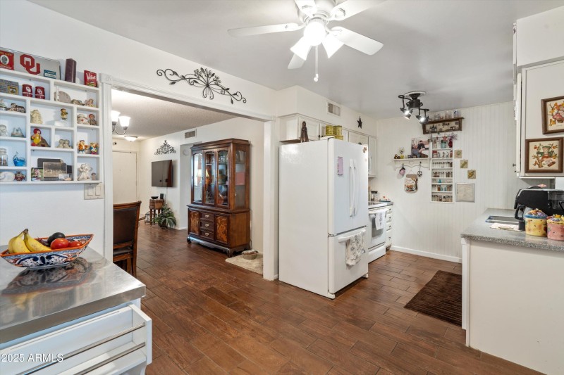14-Kitchen