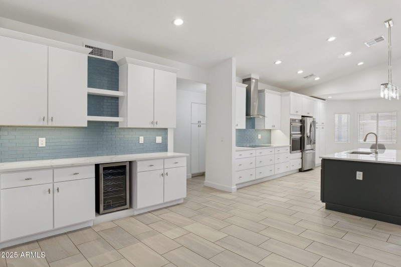13-web-or-mls-16407-n-49th-st