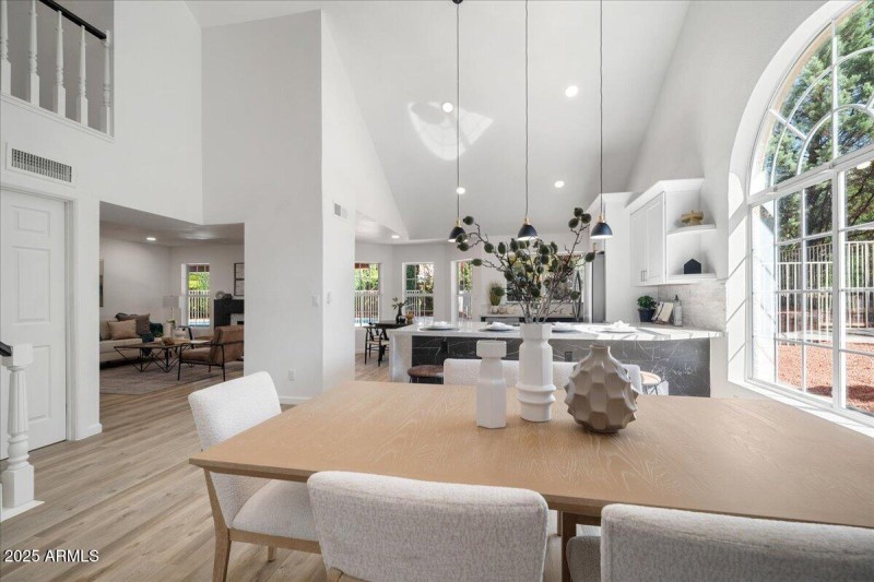 05-Dining Area