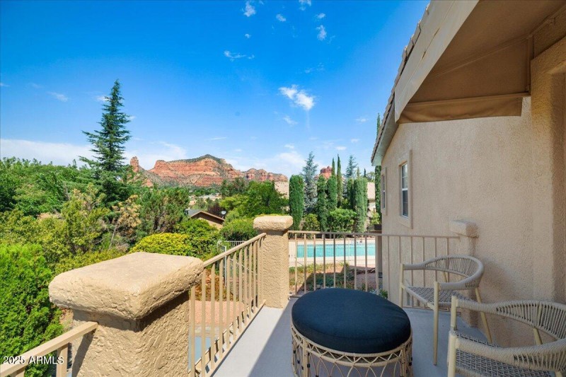 23-Balcony View