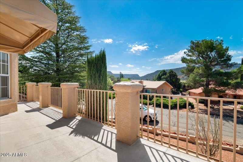 24-Balcony View
