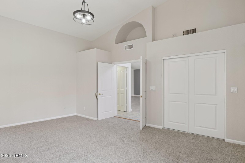 19-web-or-mls-16407-n-49th-st