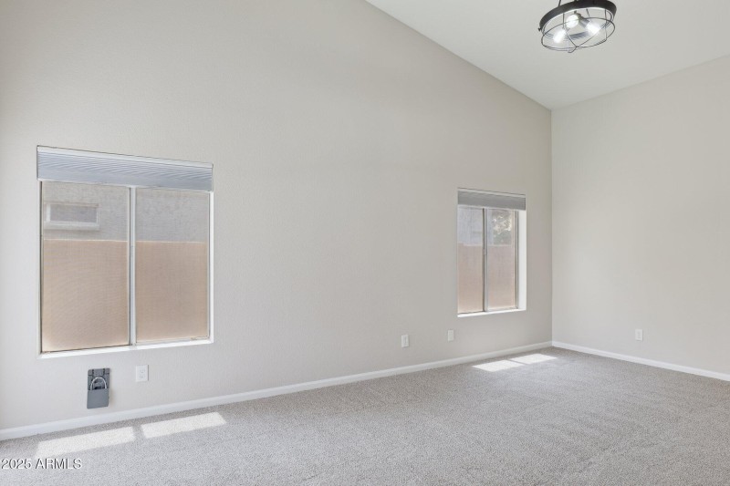 21-web-or-mls-16407-n-49th-st