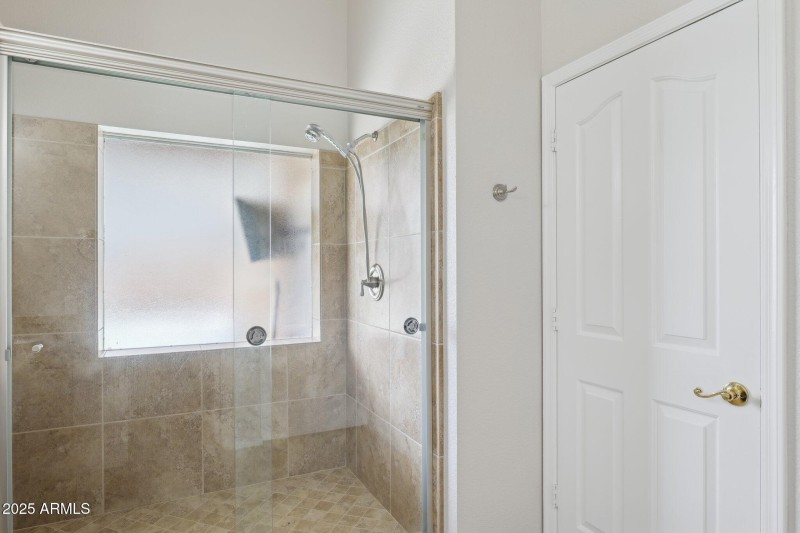23-web-or-mls-16407-n-49th-st