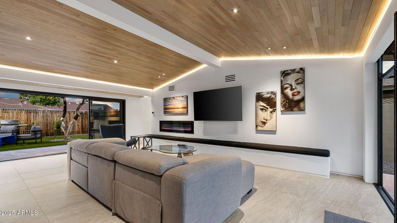 Modern-Old-Town-Scottsdale-2-2