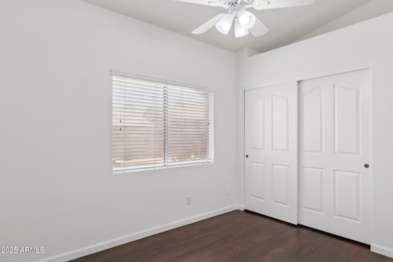 35-web-or-mls-16407-n-49th-st