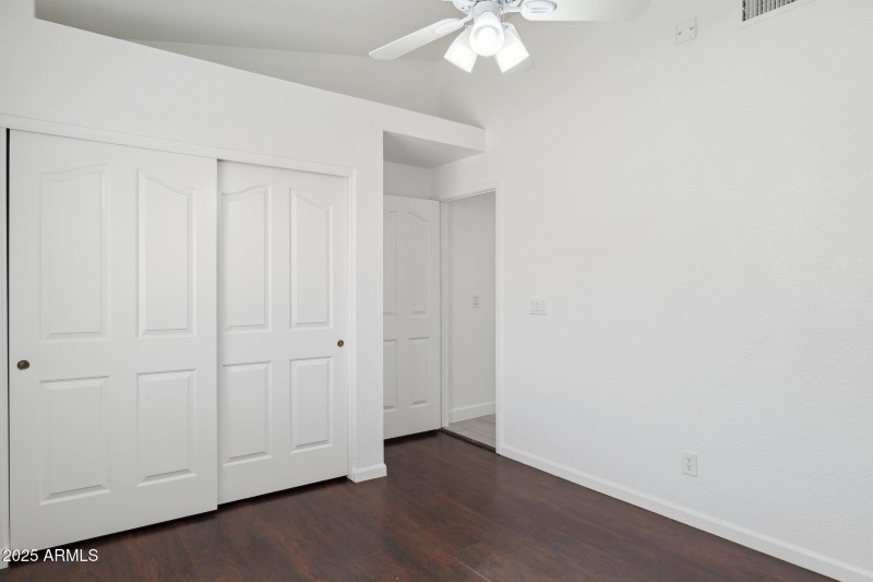 34-web-or-mls-16407-n-49th-st