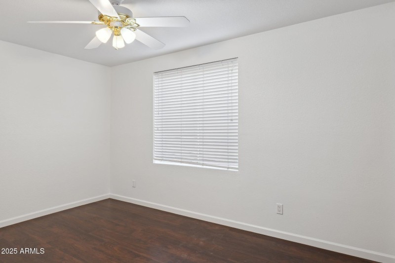 39-web-or-mls-16407-n-49th-st