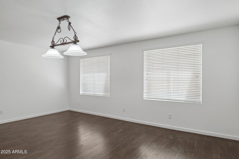 55-web-or-mls-16407-n-49th-st