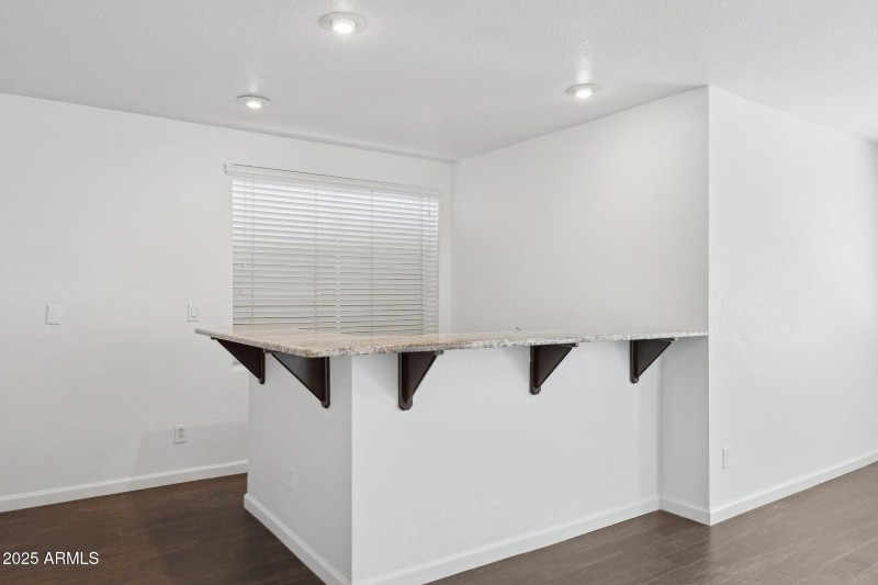 56-web-or-mls-16407-n-49th-st