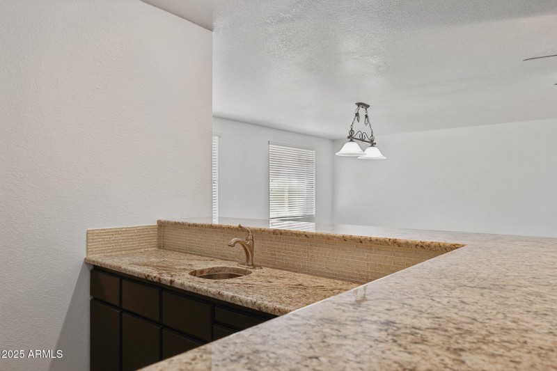 58-web-or-mls-16407-n-49th-st