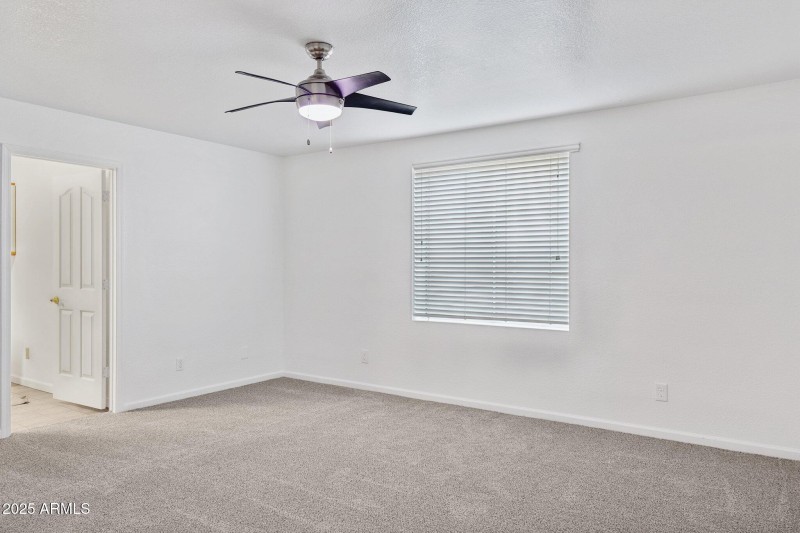 48-web-or-mls-16407-n-49th-st
