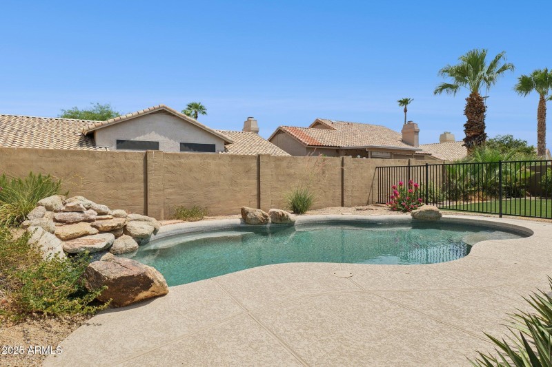 62-web-or-mls-16407-n-49th-st