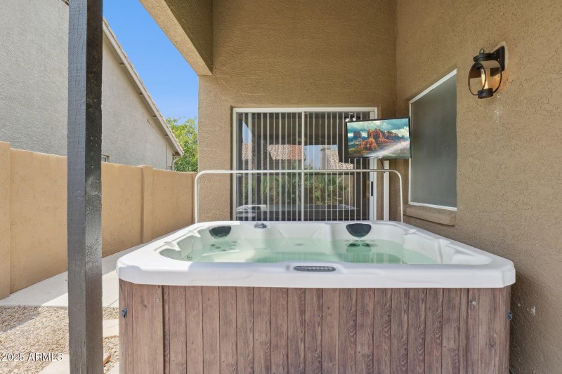 66-web-or-mls-16407-n-49th-st